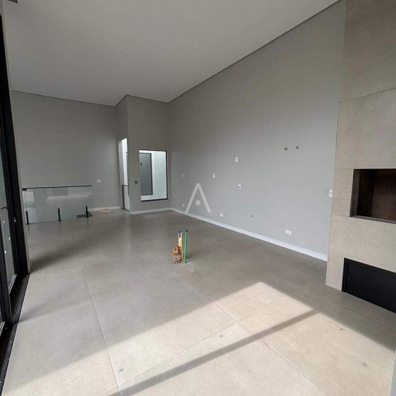 Sobrado para à venda no Bairro REGIAO DO LAGO em CASCAVEL: 