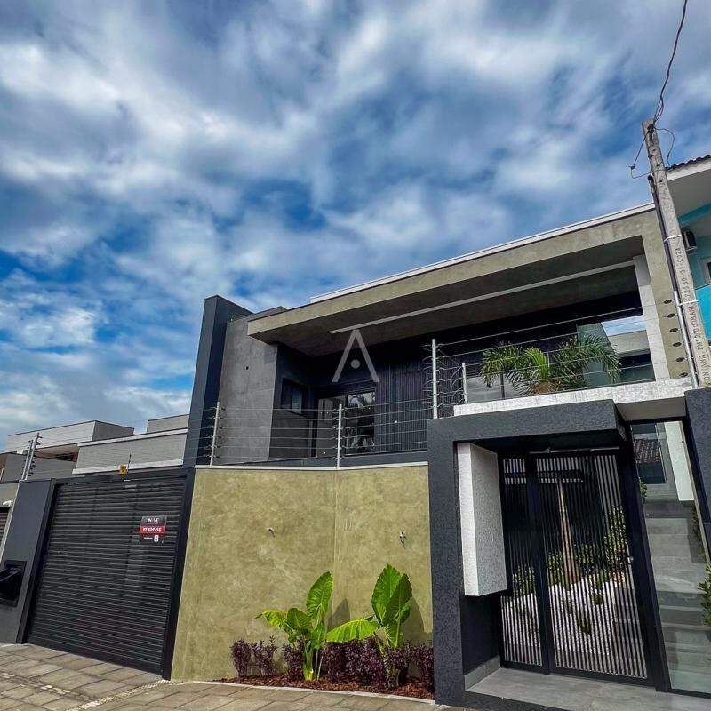 Sobrado para à venda no Bairro REGIAO DO LAGO em CASCAVEL: 