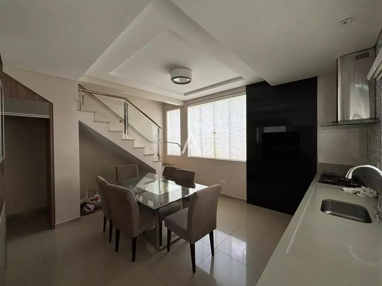 Sobrado para à venda no Bairro ALTO ALEGRE em CASCAVEL: 