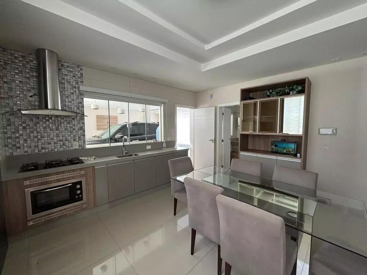 Sobrado para à venda no Bairro ALTO ALEGRE em CASCAVEL: 