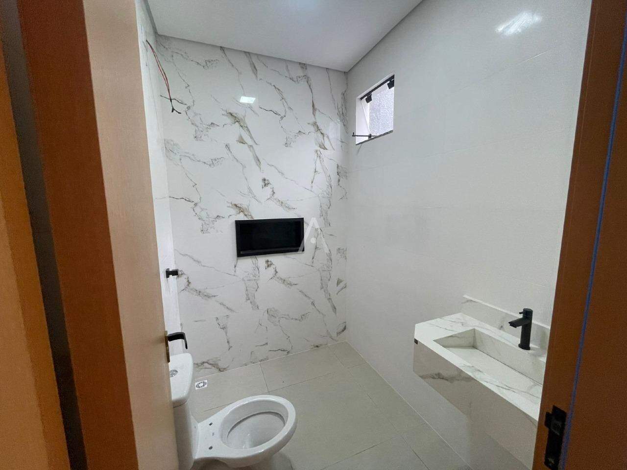 Casa Residencial para à venda no Bairro 14 DE NOVEMBRO em CASCAVEL: 