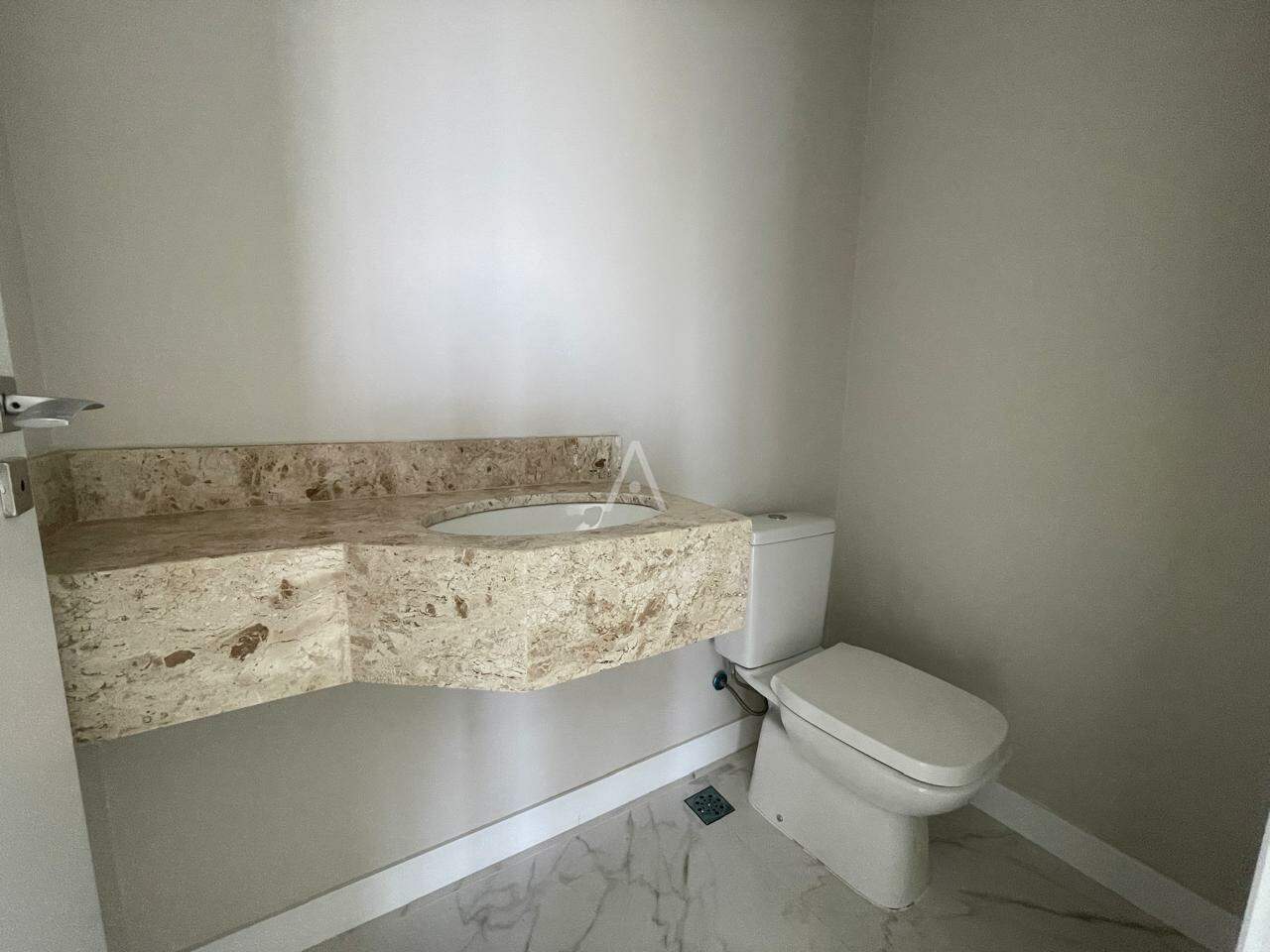 Apartamento para à venda no Bairro COUNTRY em CASCAVEL: Lavabo