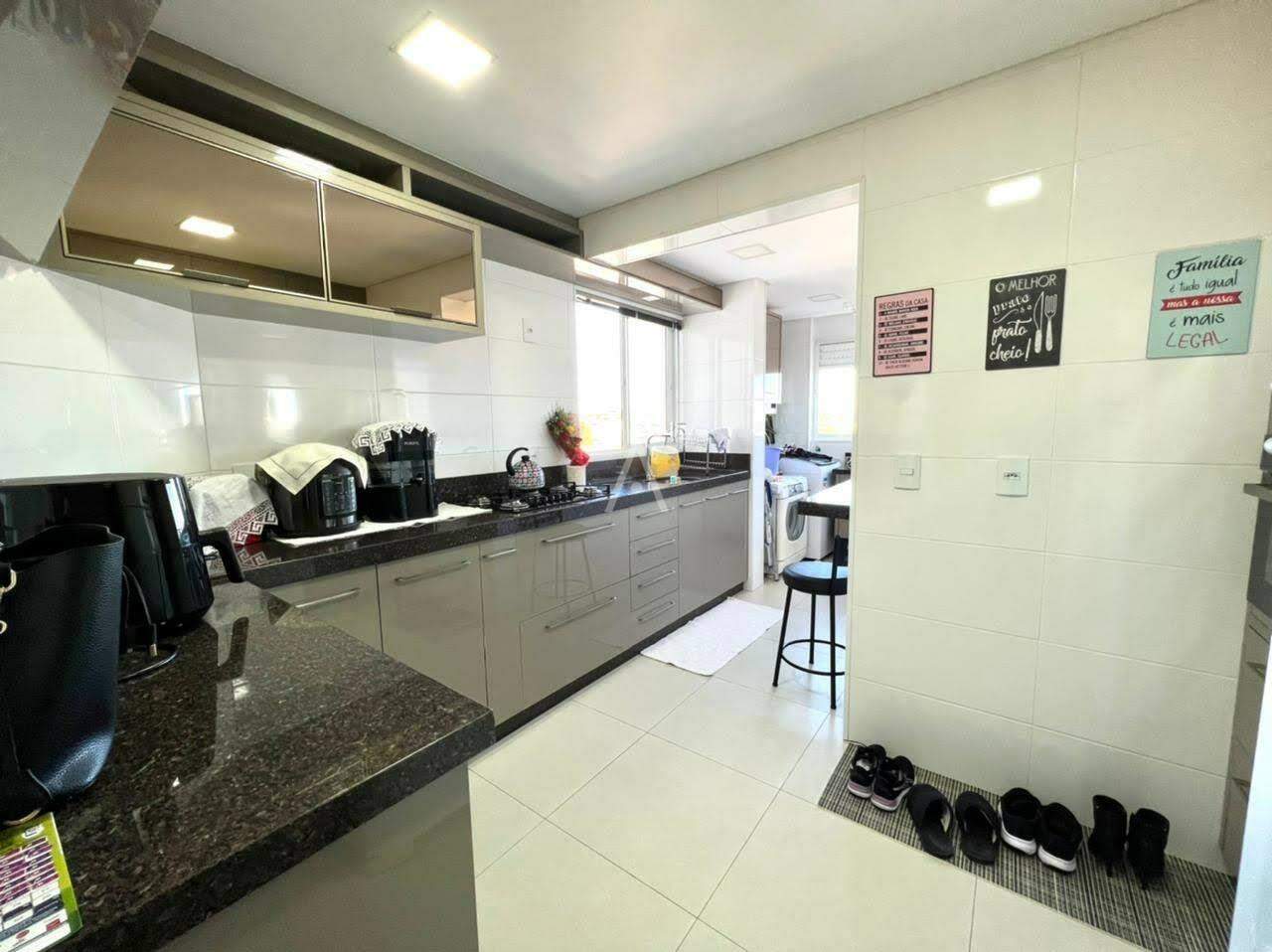 Apartamento para à venda no Bairro PARQUE SAO PAULO em CASCAVEL: cozinha
