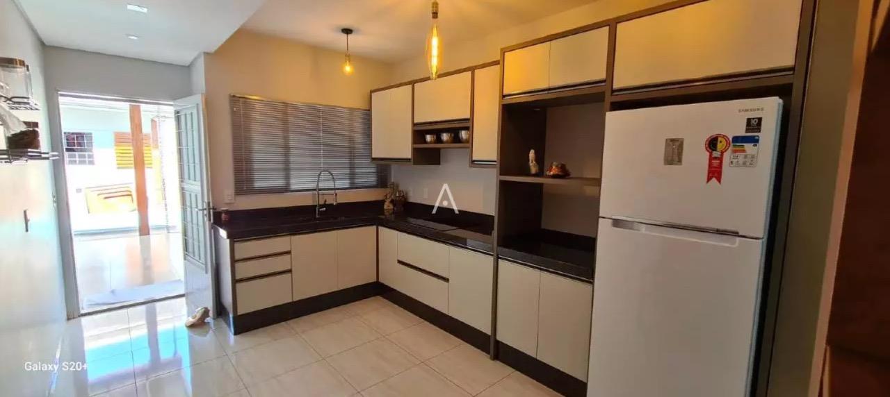 Casa Residencial para à venda no Bairro JARDIM GISELA em TOLEDO: 