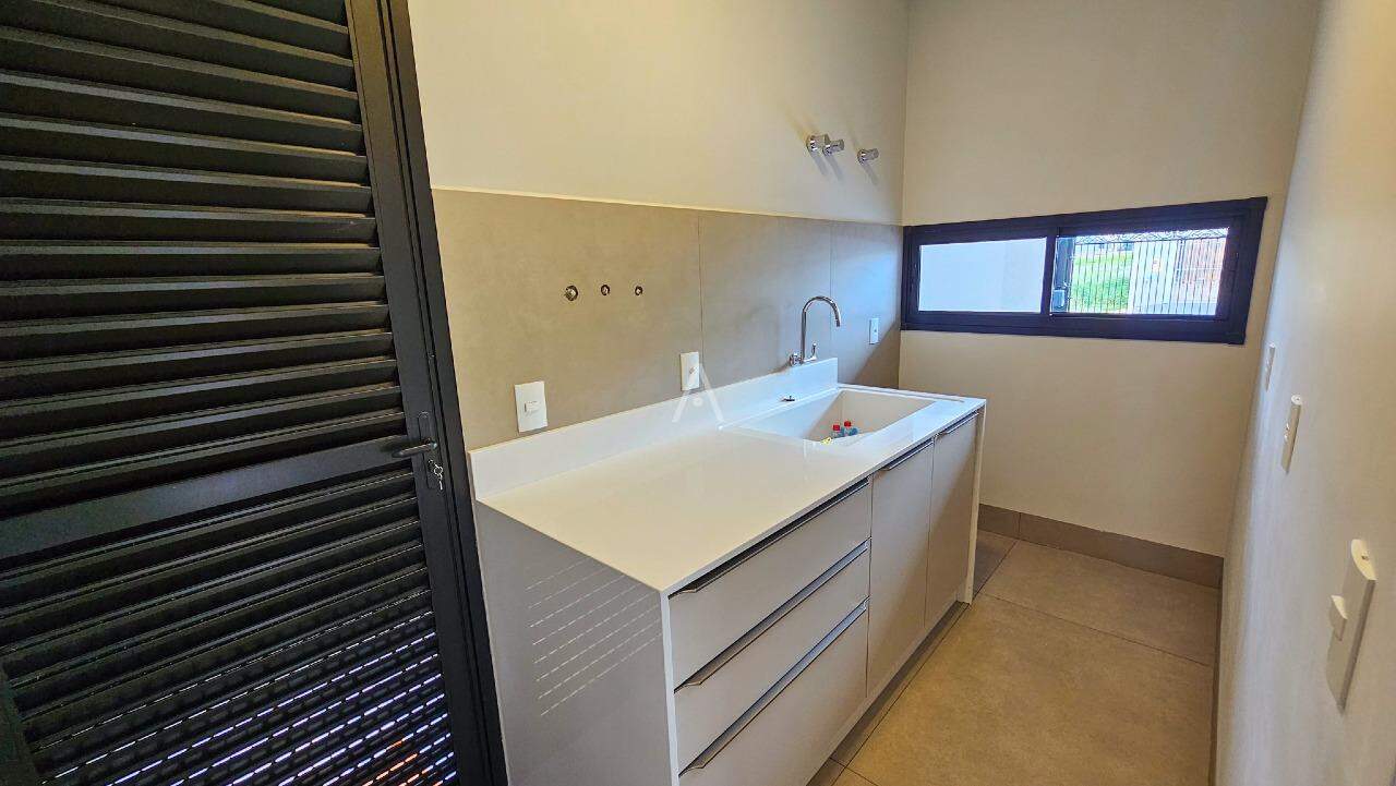 Casa Residencial para à venda no Bairro TROPICAL III em CASCAVEL: 