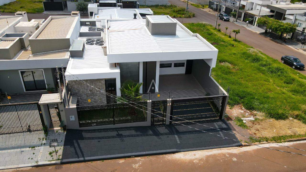Casa Residencial para à venda no Bairro TROPICAL III em CASCAVEL: 
