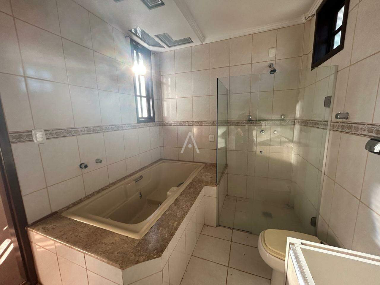 Casa Comercial para para aluguel no Bairro COUNTRY em CASCAVEL: