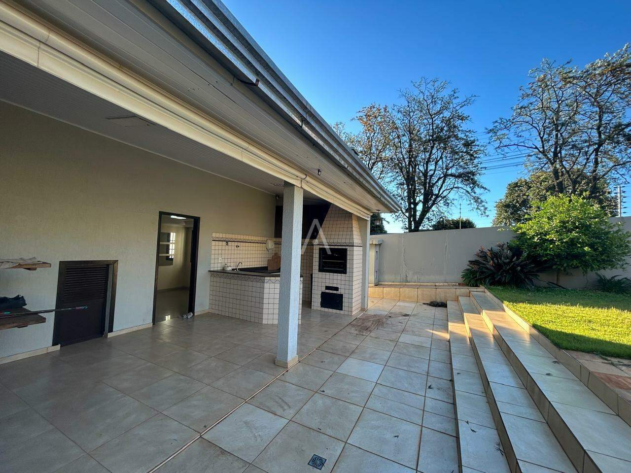 Casa Comercial para para aluguel no Bairro COUNTRY em CASCAVEL: