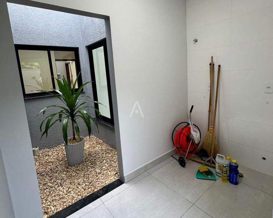 Casa Residencial para à venda no Bairro JARDIM COOPAGRO em TOLEDO: 