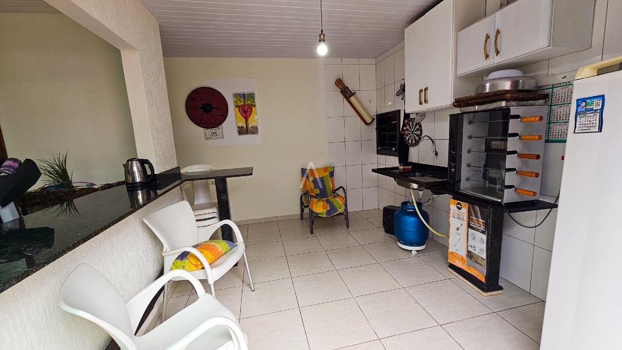 Sobrado para à venda no Bairro RECANTO TROPICAL em CASCAVEL: 