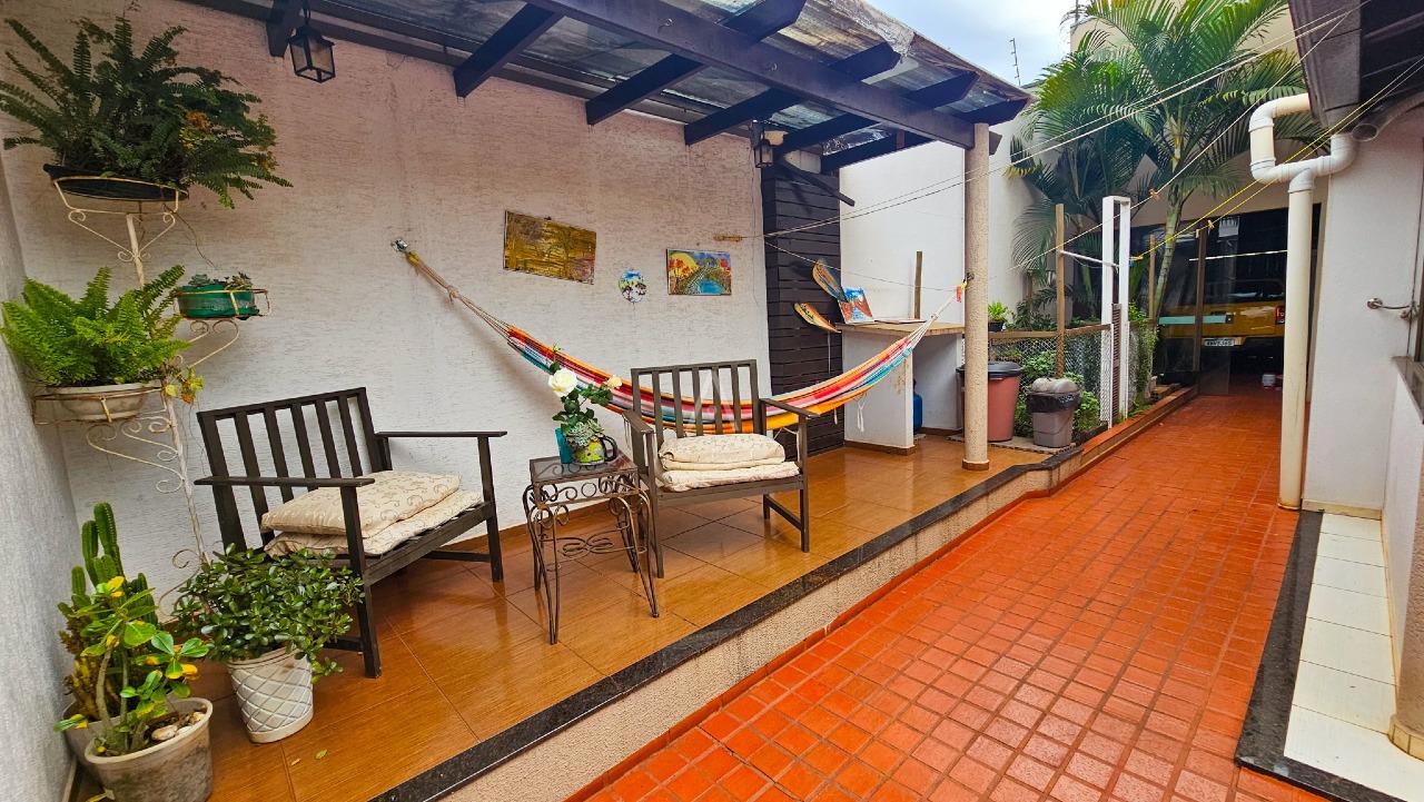 Sobrado para à venda no Bairro RECANTO TROPICAL em CASCAVEL: 