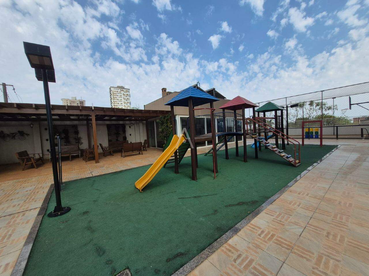 Apartamento para para aluguel no Bairro CENTRO em CASCAVEL: PARQUINHO