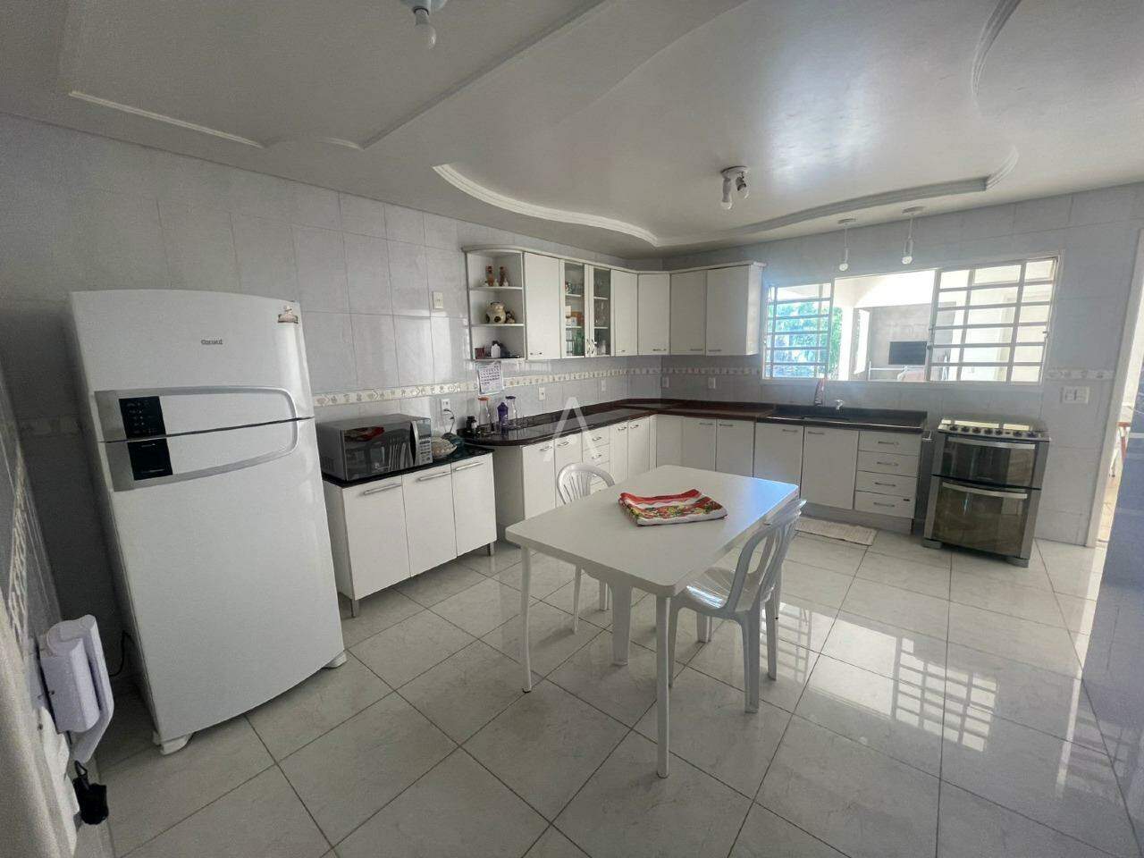 Sobrado para à venda no Bairro CENTRO em CASCAVEL: 