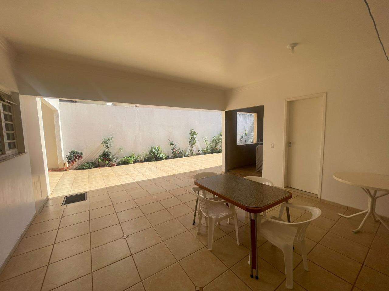 Sobrado para à venda no Bairro CENTRO em CASCAVEL: