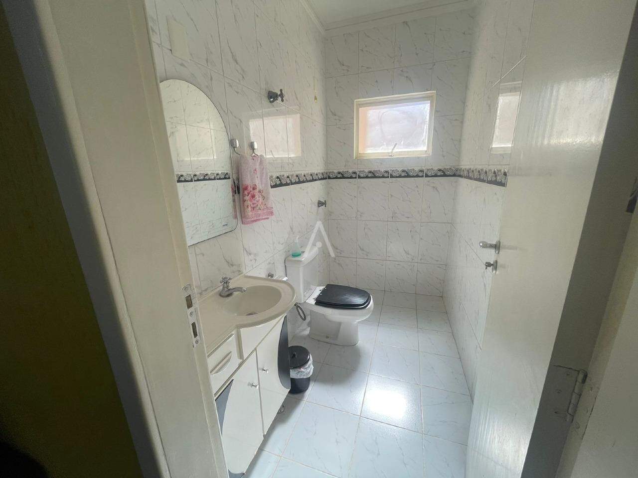 Sobrado para à venda no Bairro CENTRO em CASCAVEL: