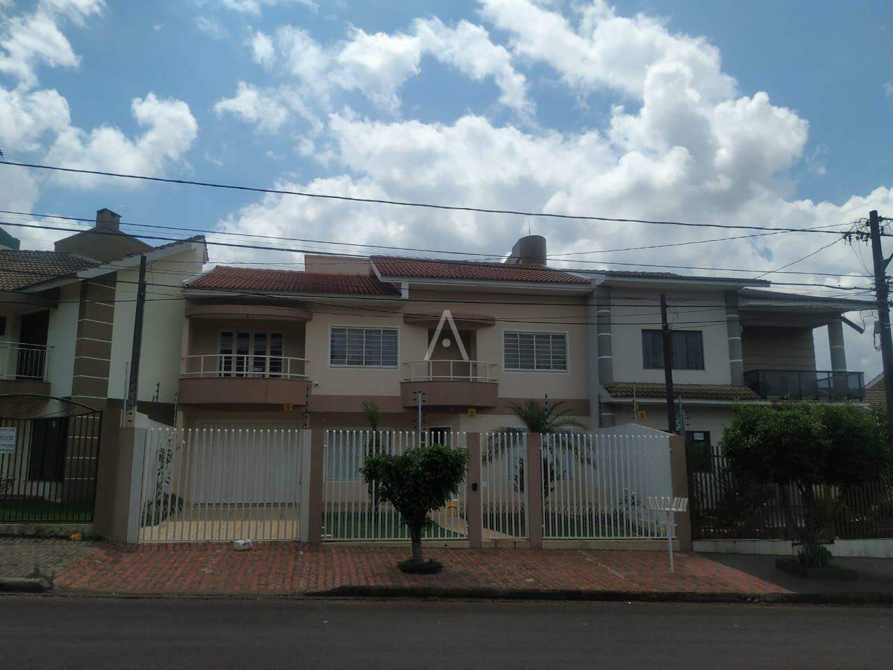 Sobrado para à venda no Bairro CENTRO em CASCAVEL: 
