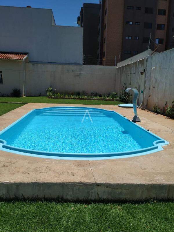 Sobrado para à venda no Bairro CENTRO em CASCAVEL: