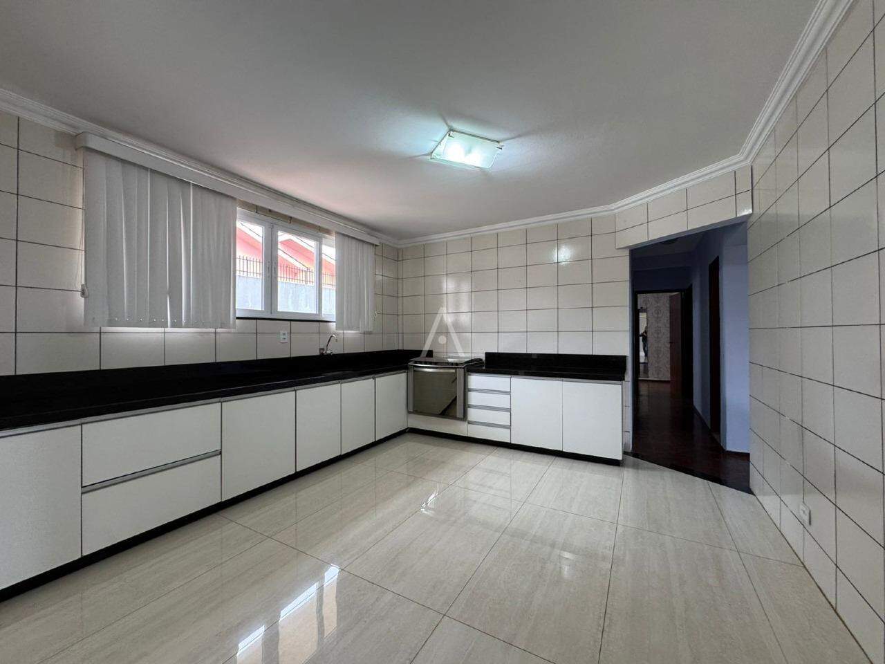 Casa Residencial para para aluguel no Bairro COUNTRY em CASCAVEL: