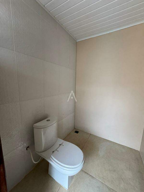 Casa Residencial para para aluguel no Bairro COUNTRY em CASCAVEL: