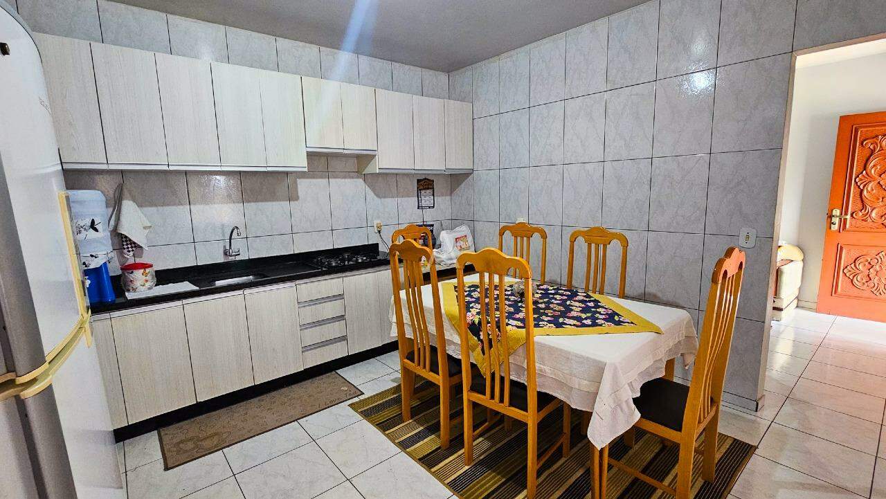 Casa Residencial para à venda no Bairro COUNTRY em CASCAVEL: 