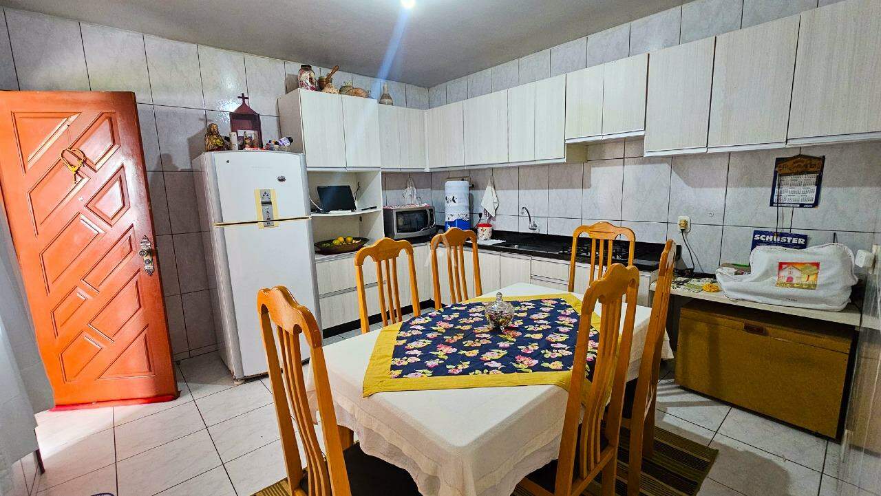 Casa Residencial para à venda no Bairro COUNTRY em CASCAVEL: 