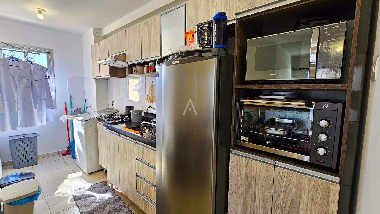 Apartamento para à venda no Bairro UNIVERSITARIO em CASCAVEL: