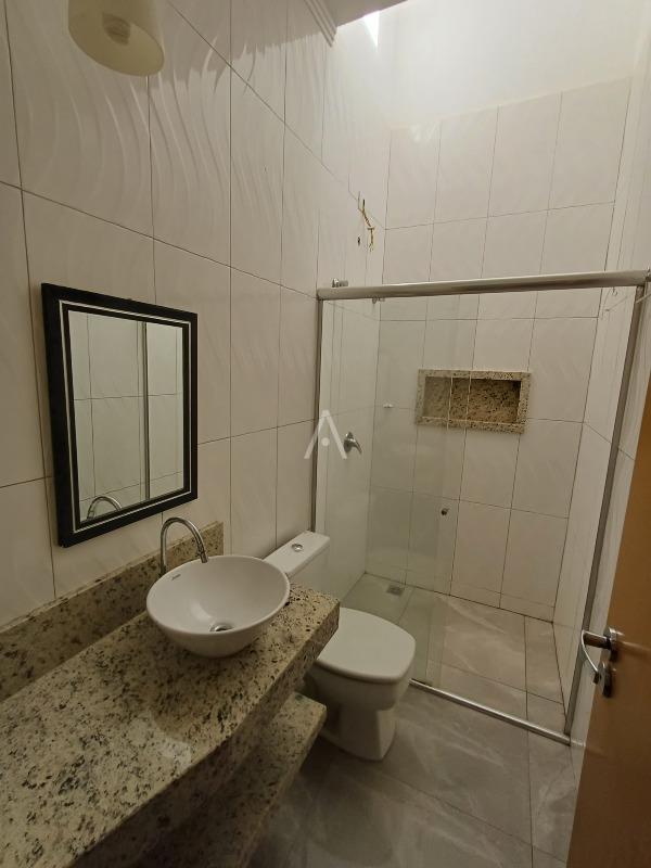 Sobrado para à venda no Bairro ANGRA DOS REIS em CASCAVEL: 