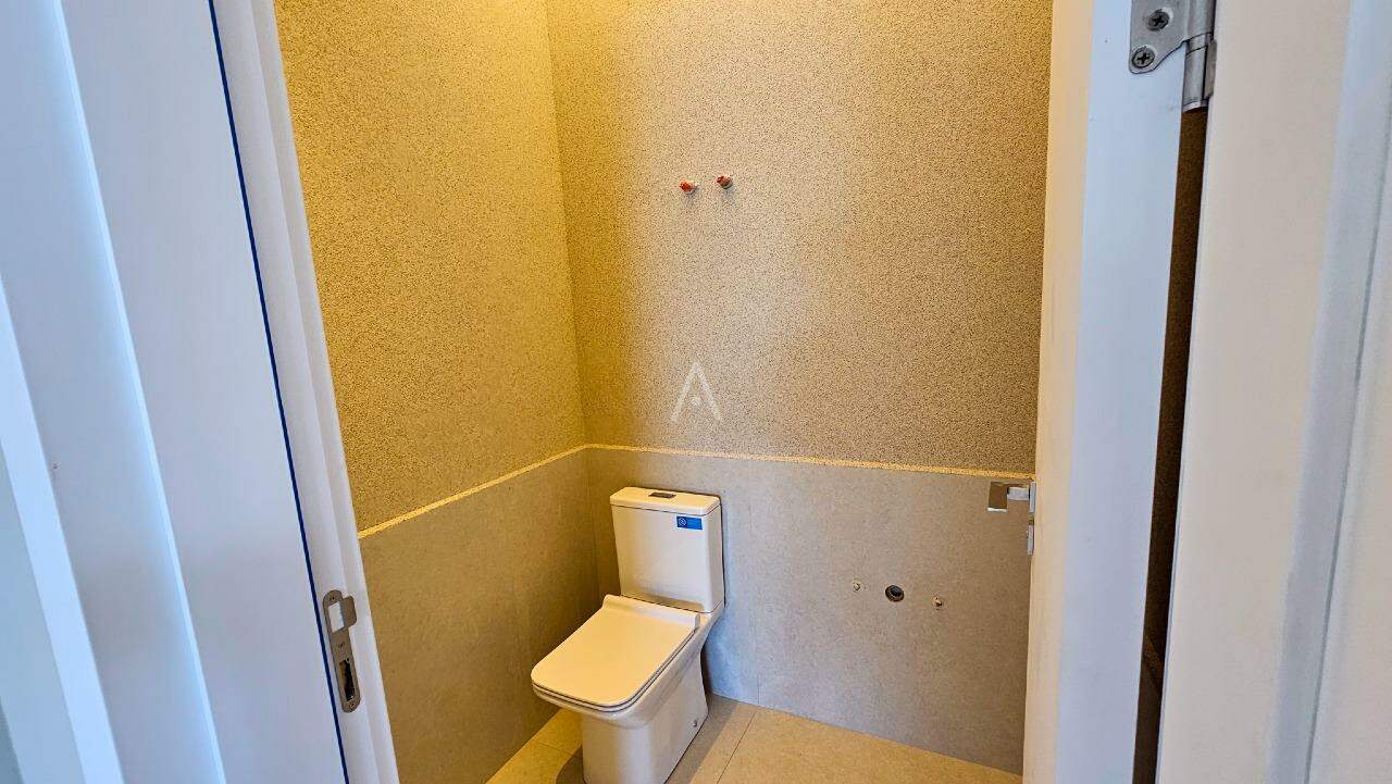 Sobrado para à venda no Bairro RECANTO TROPICAL em CASCAVEL: 