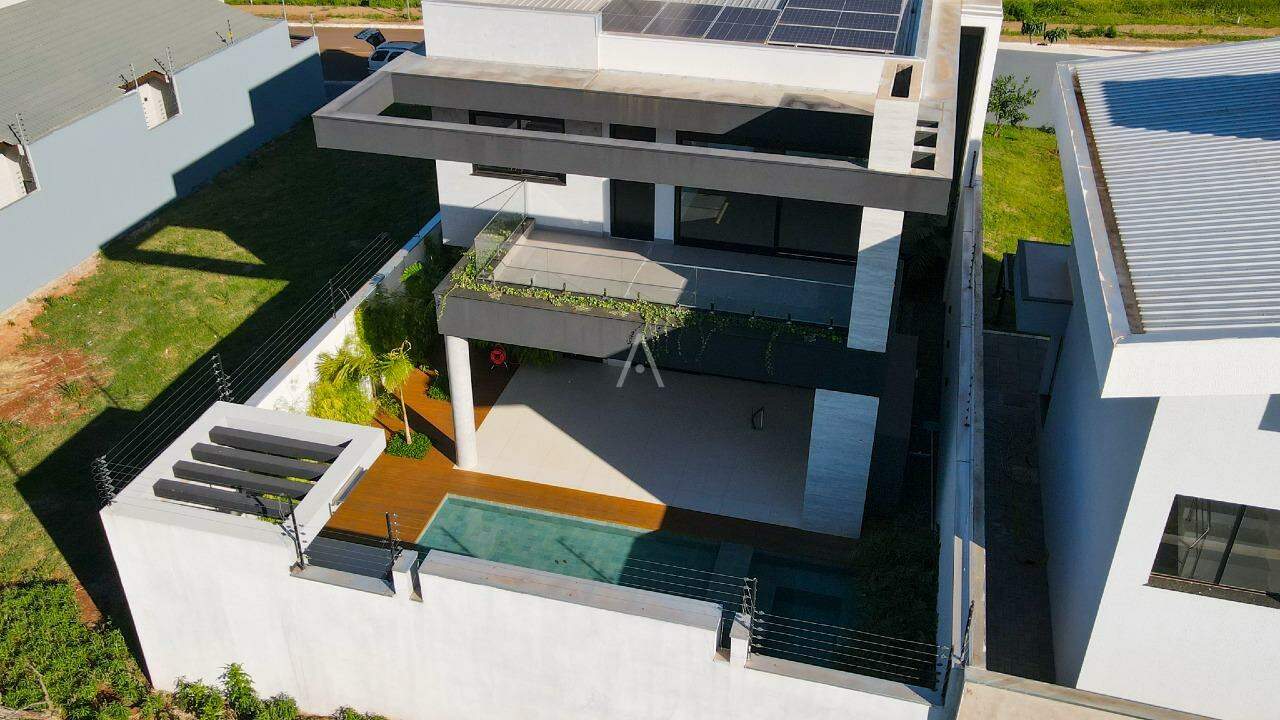 Sobrado para à venda no Bairro RECANTO TROPICAL em CASCAVEL: 