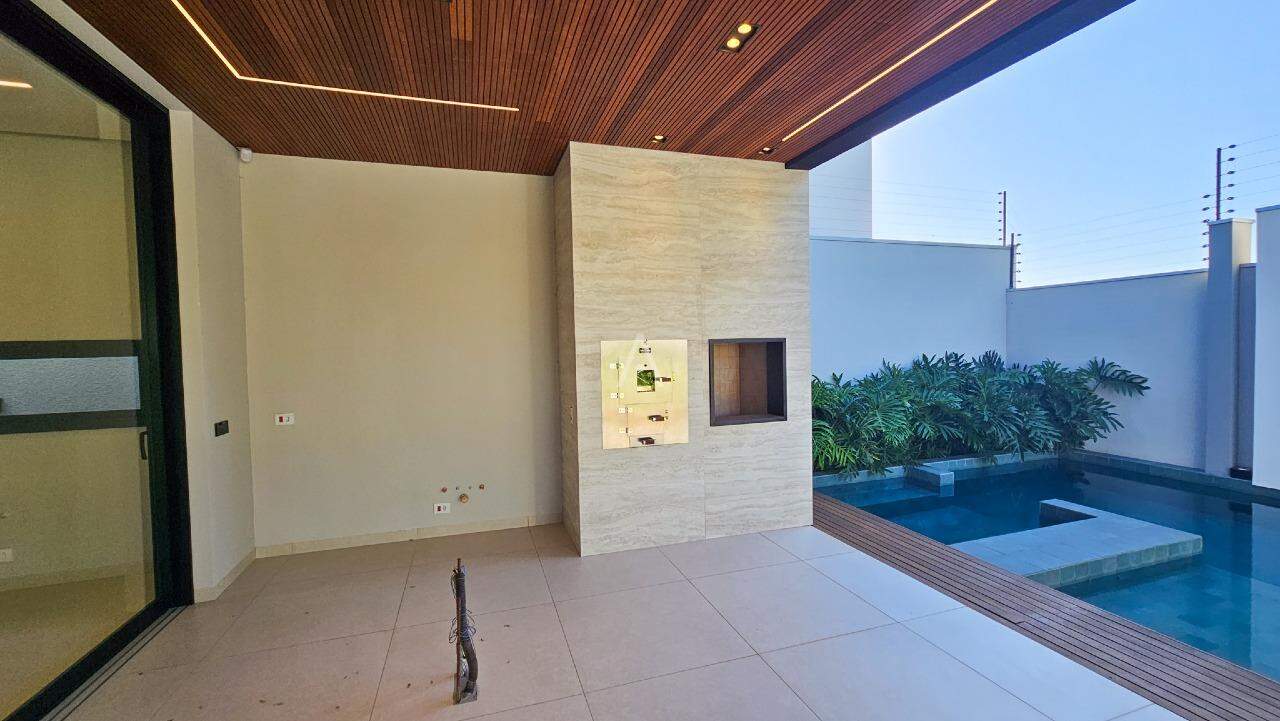 Sobrado para à venda no Bairro RECANTO TROPICAL em CASCAVEL: 