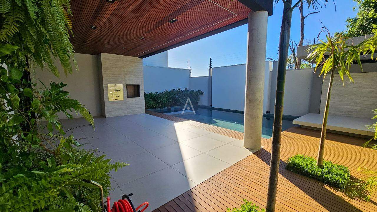 Sobrado para à venda no Bairro RECANTO TROPICAL em CASCAVEL: 