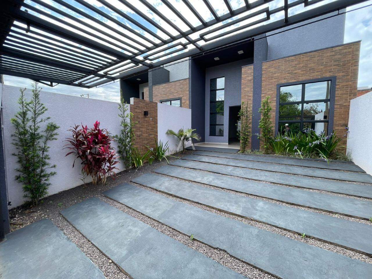Casa Residencial para à venda no Bairro CASCAVEL VELHO em CASCAVEL: