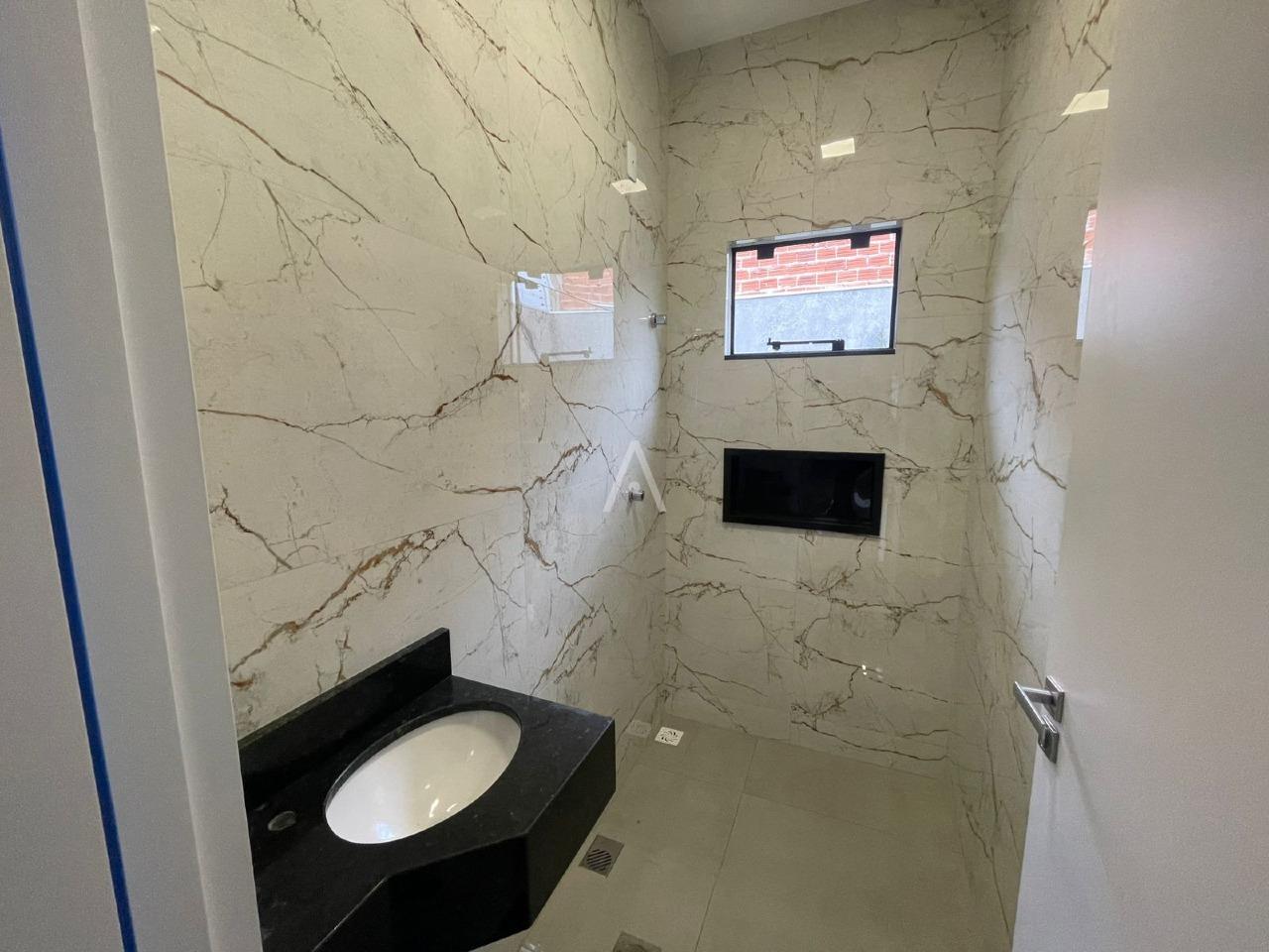 Casa Residencial para à venda no Bairro FLORESTA em CASCAVEL: 