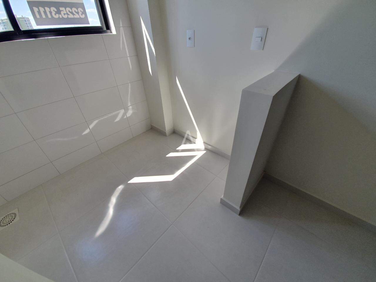 Apartamento para para aluguel no Bairro REGIAO DO LAGO em CASCAVEL: