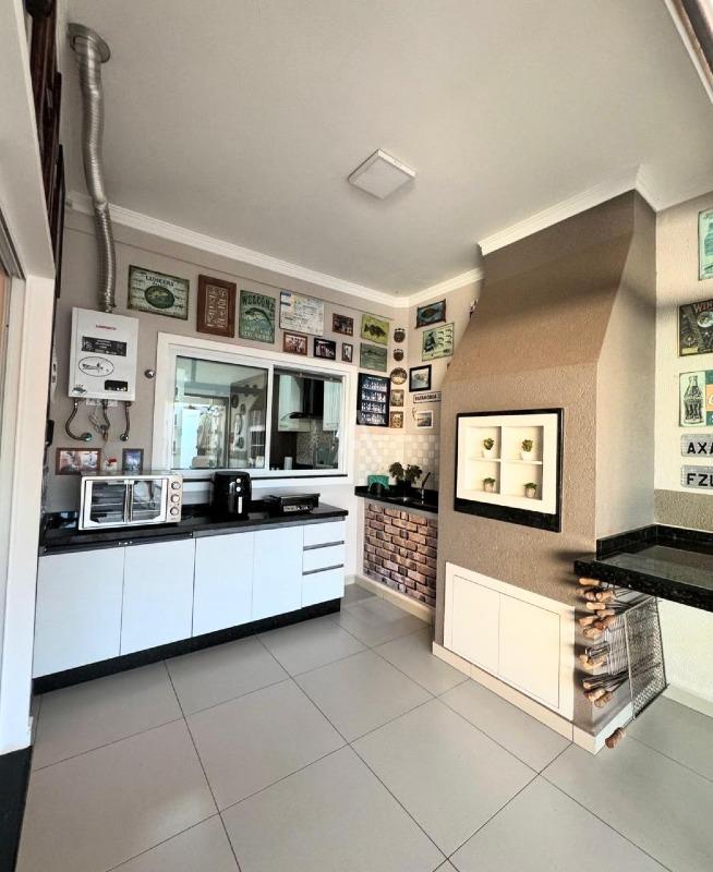 Sobrado para à venda no Bairro RECANTO TROPICAL em CASCAVEL: