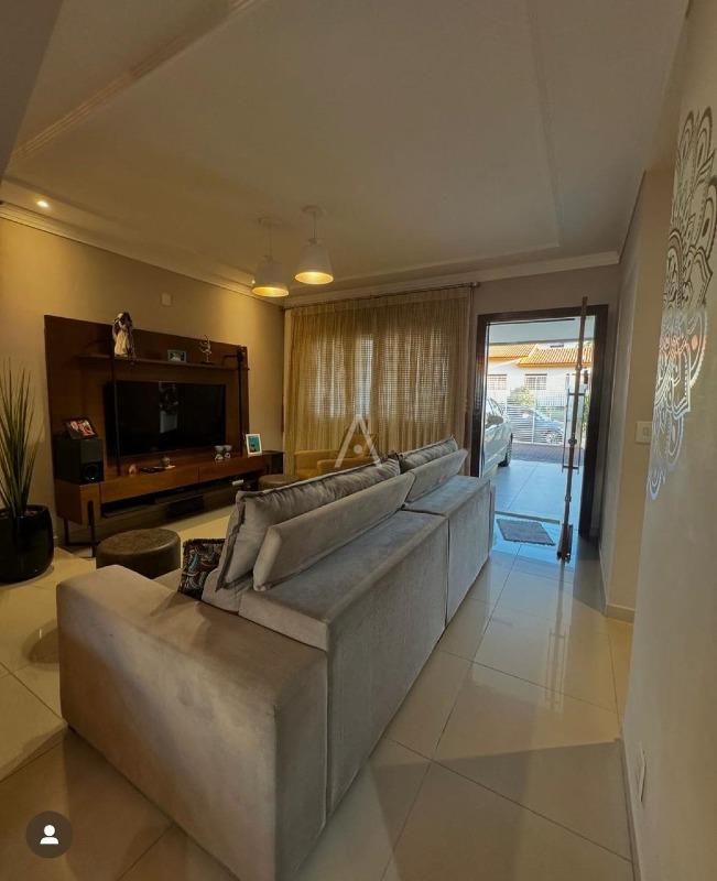 Sobrado para à venda no Bairro RECANTO TROPICAL em CASCAVEL: