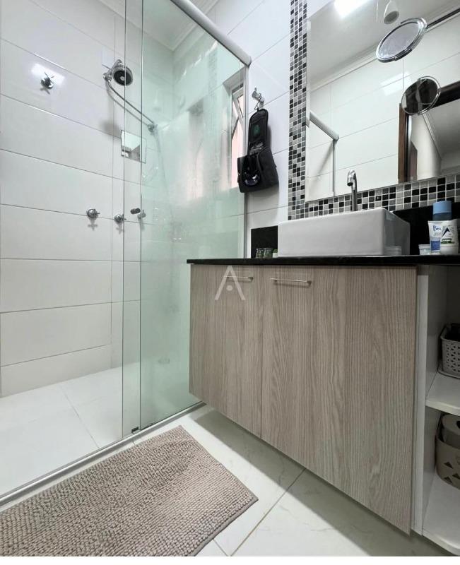 Sobrado para à venda no Bairro RECANTO TROPICAL em CASCAVEL: 