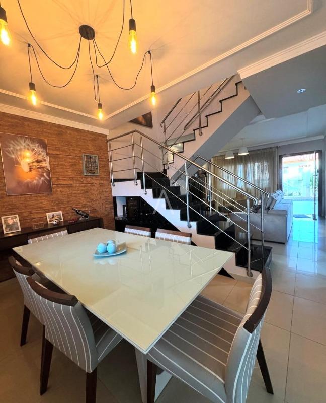 Sobrado para à venda no Bairro RECANTO TROPICAL em CASCAVEL: