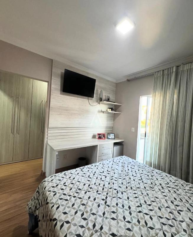 Sobrado para à venda no Bairro RECANTO TROPICAL em CASCAVEL: 