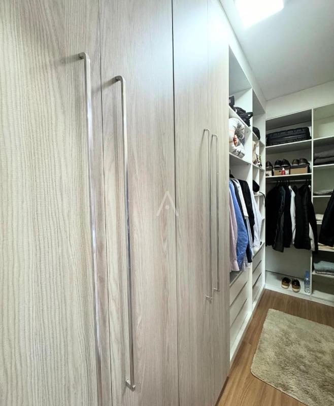 Sobrado para à venda no Bairro RECANTO TROPICAL em CASCAVEL: