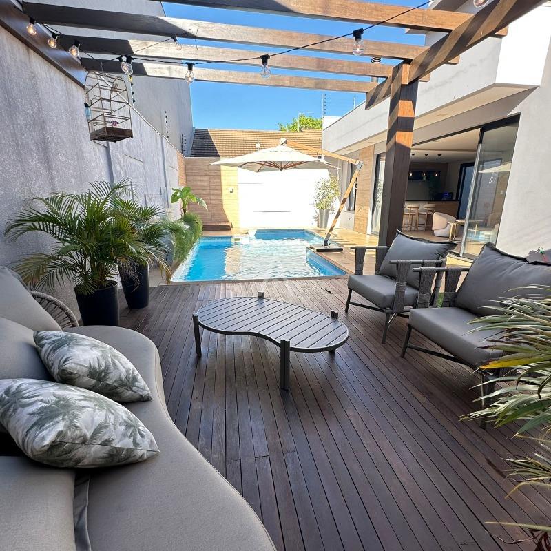 Sobrado para à venda no Bairro JARDIM GISELA em TOLEDO: 