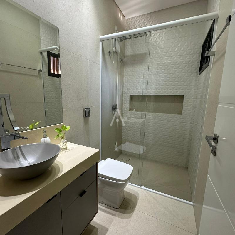 Sobrado para à venda no Bairro JARDIM GISELA em TOLEDO: 