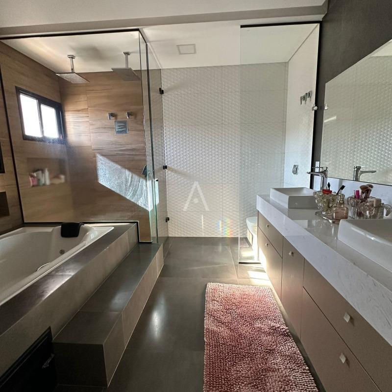 Sobrado para à venda no Bairro JARDIM GISELA em TOLEDO: 