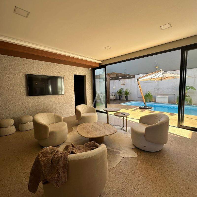 Sobrado para à venda no Bairro JARDIM GISELA em TOLEDO: 