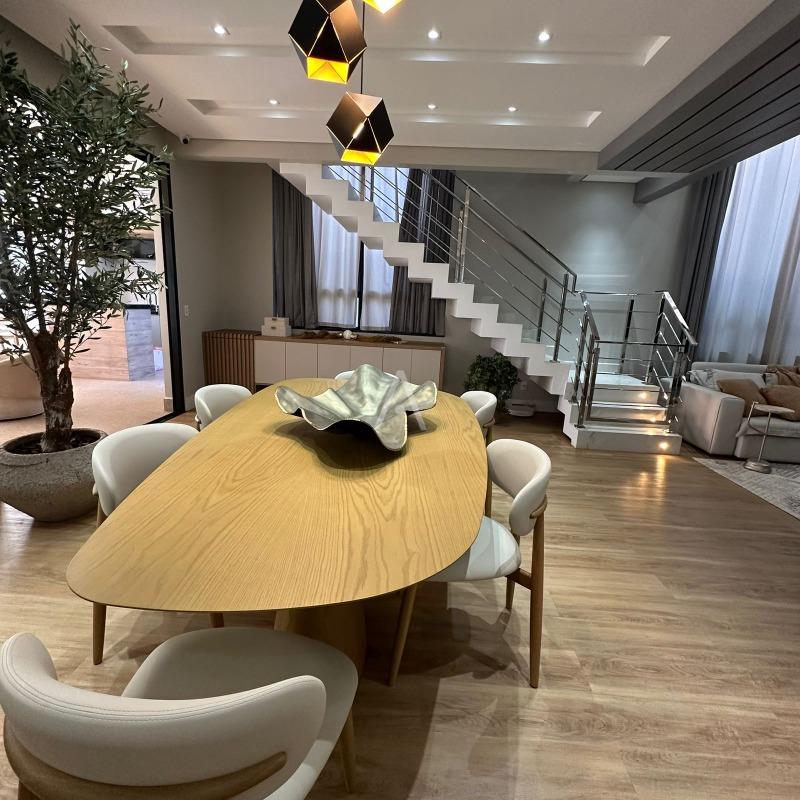 Sobrado para à venda no Bairro JARDIM GISELA em TOLEDO: 