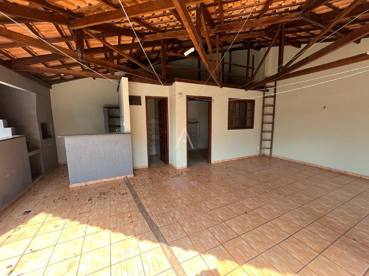 Casa Residencial para à venda no Bairro JARDIM PANCERA em TOLEDO: 