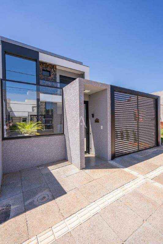 Sobrado para à venda no Bairro RECANTO TROPICAL em CASCAVEL: 