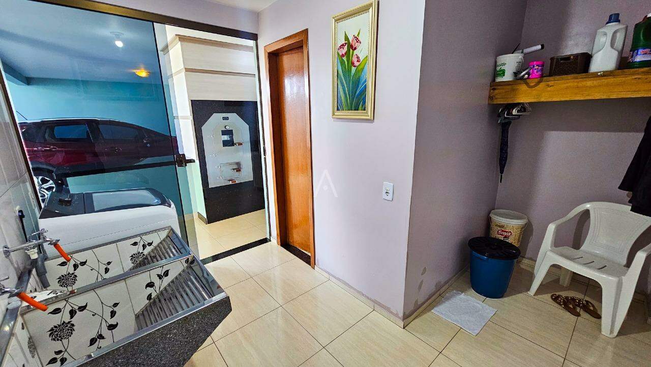 Casa Residencial para à venda no Bairro SANTA FELICIDADE em CASCAVEL: 