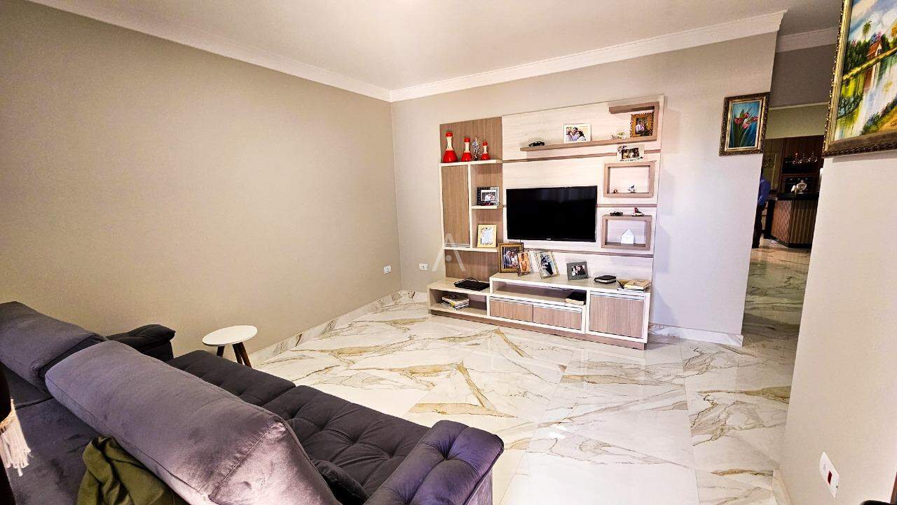 Casa Residencial para à venda no Bairro SANTA FELICIDADE em CASCAVEL: 