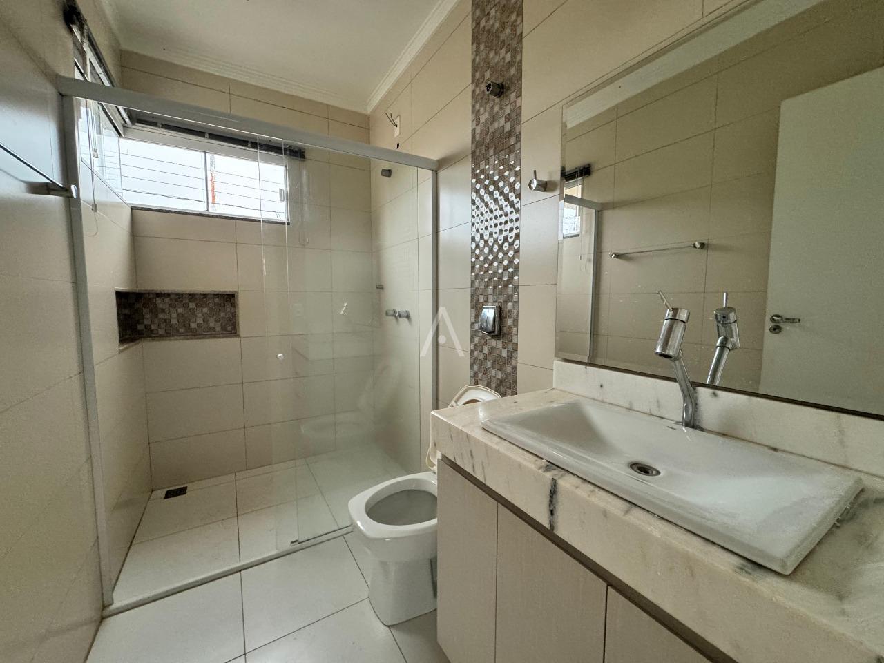 Sobrado para à venda no Bairro JARDIM GISELA em TOLEDO: 